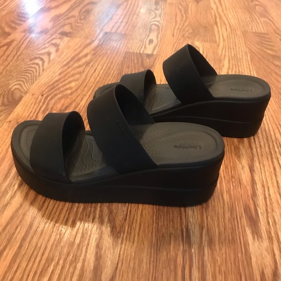 crocs sandals brooklyn crocs sandals brooklyn